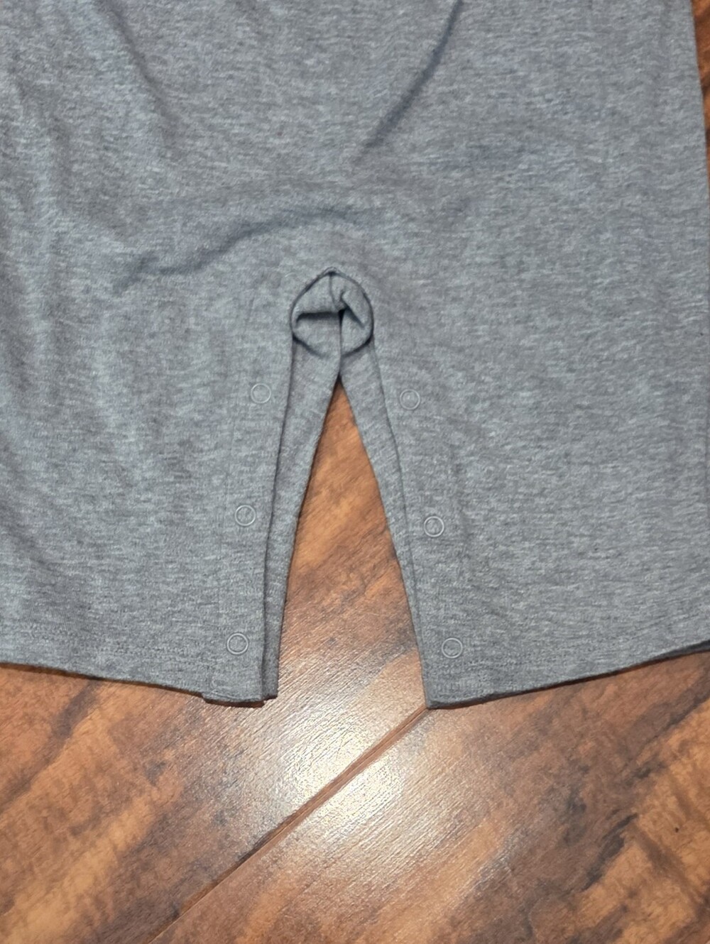 Janie and Jack NWT 3-6 Month Gray Romper w/ Toy Animal Embroidery & Socks - Picture 3 of 7